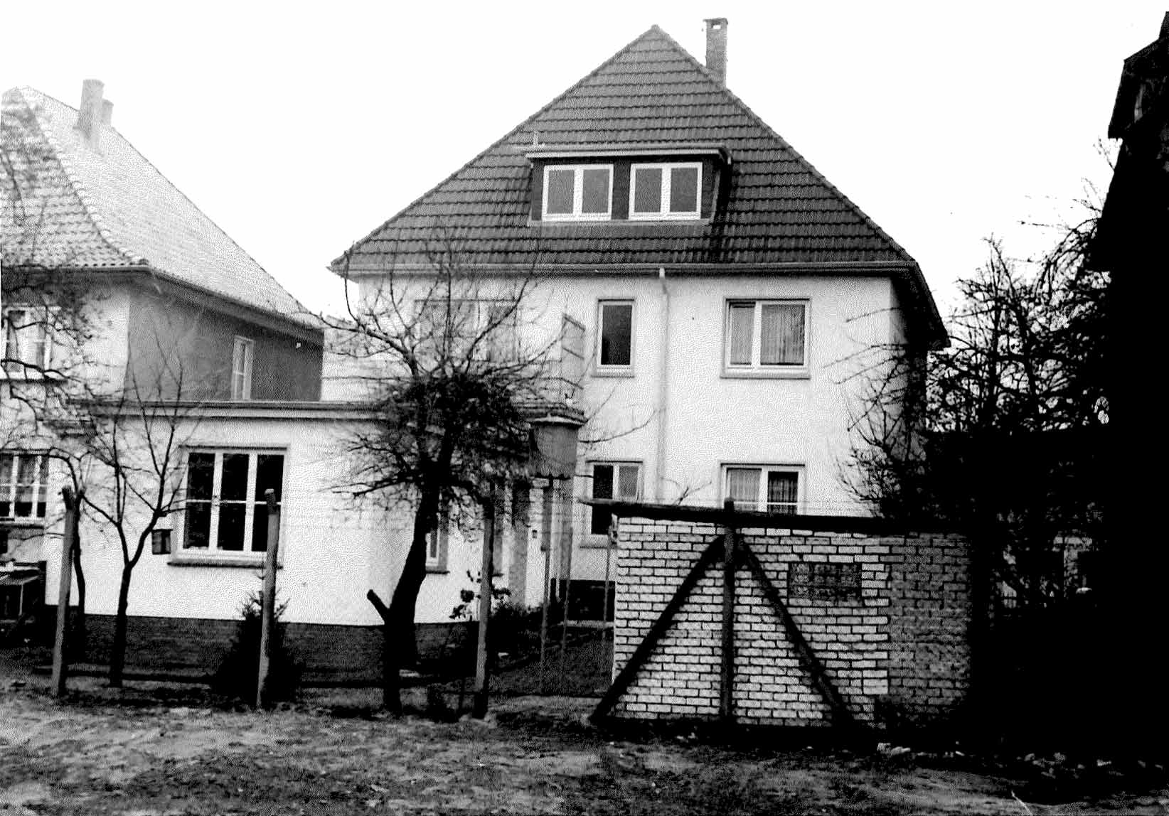 Altes Firmengebaeude des Sanitaetshauses Luebbehusen