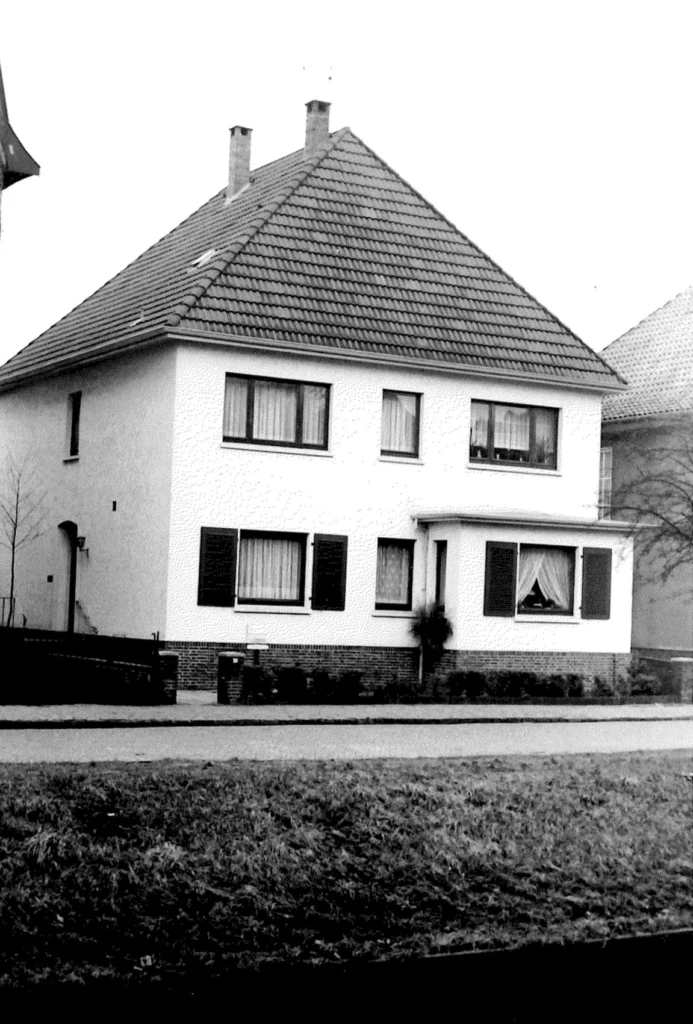 Alter Firmensitz des Sanitaetshauses Luebbehusen in 1952