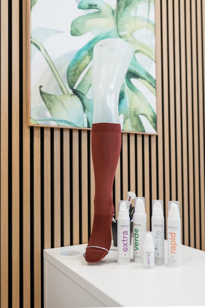 Modische Kompressionsstruempfe im Sanitaetshaus Luebbehusen
